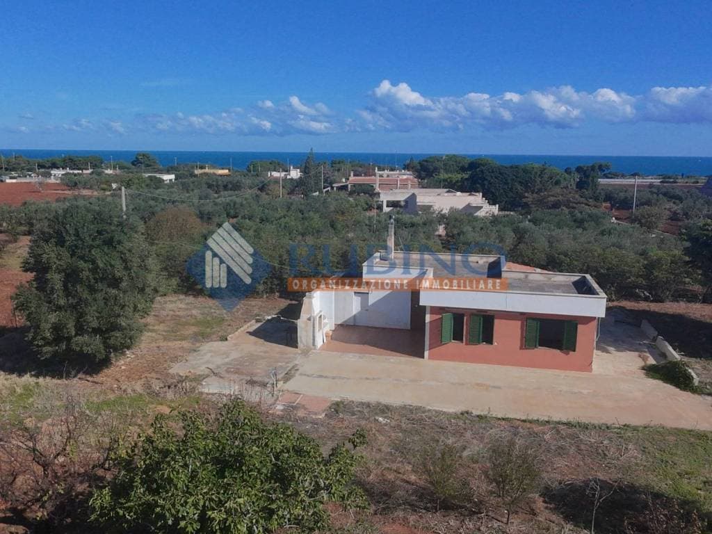 Villa unifamiliare avec terrain à Polignano a Mare