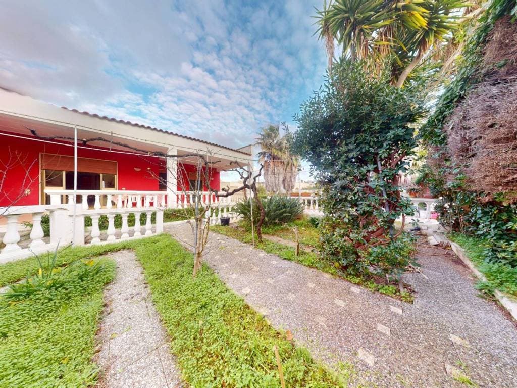 Villa unifamiliare avec jardin